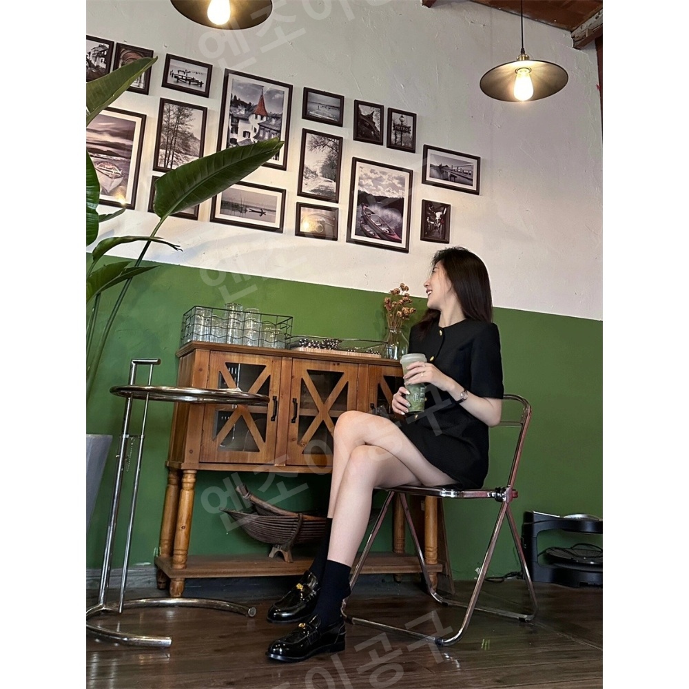 박하선 인스타그램 반팔 원피스 모던 우아한 의상 옷 패션 - 상세 이미지 5