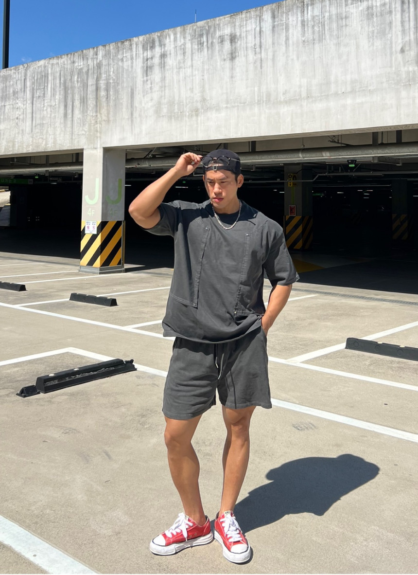 FA9FE719-63B2-43EC-BC86-377089E54F3F