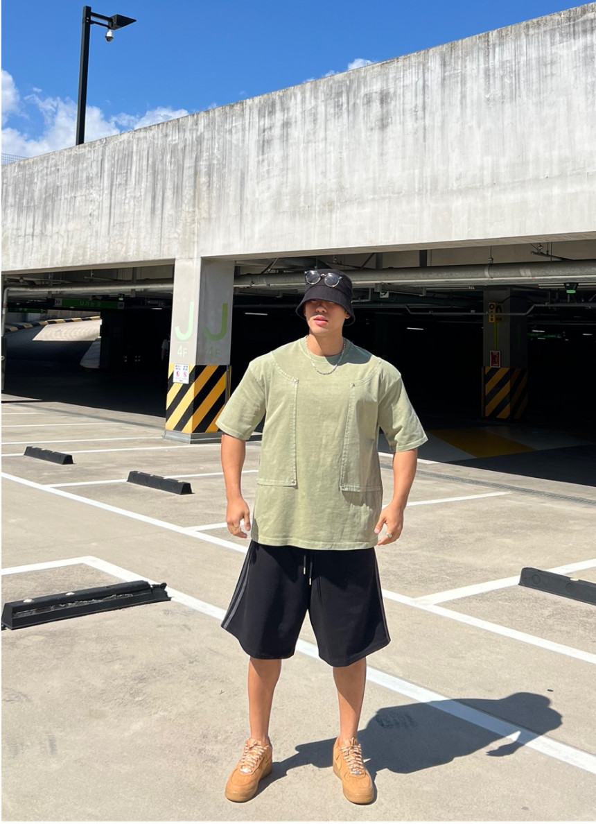 5516CD85-3688-4540-9B42-01BB3B172E33