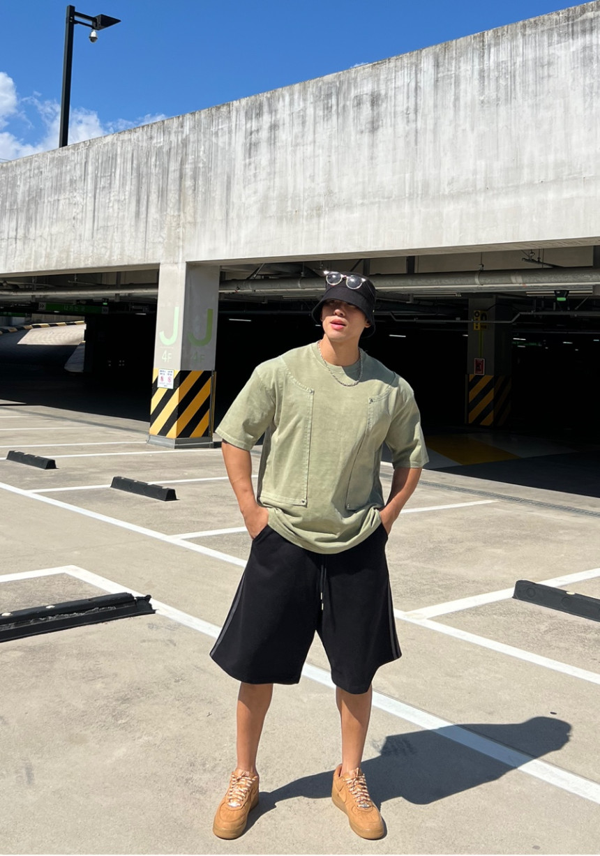 DFB147C4-8817-498E-AF5C-08C905EFC5EE