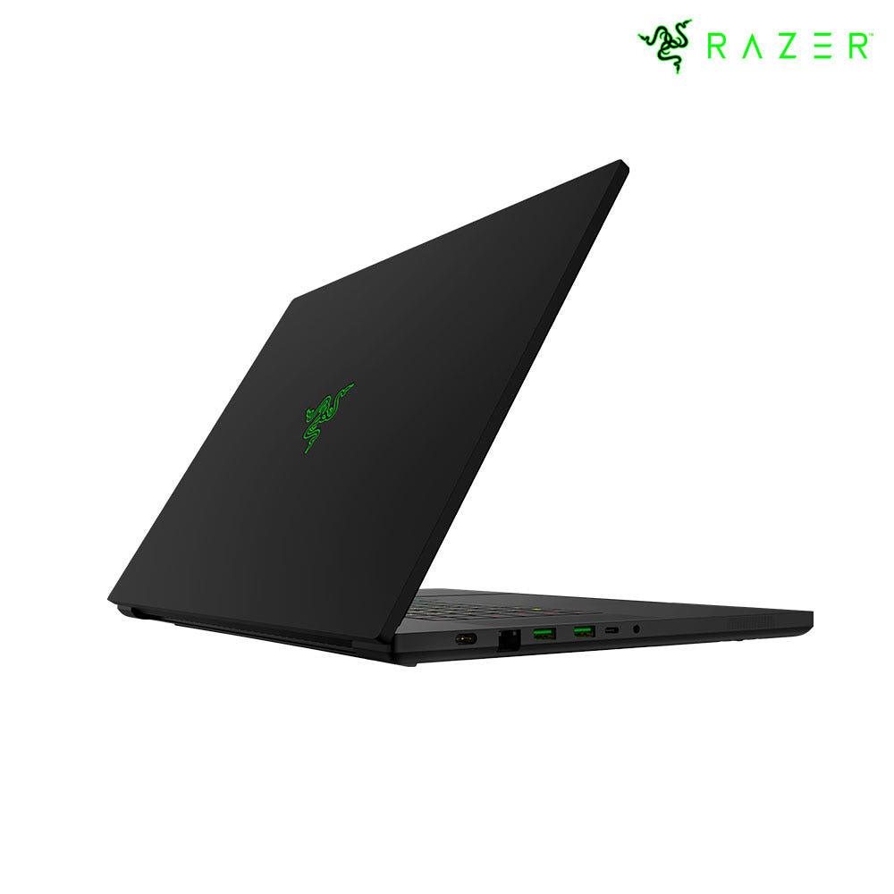 Razer Blade 18 전면 이미지