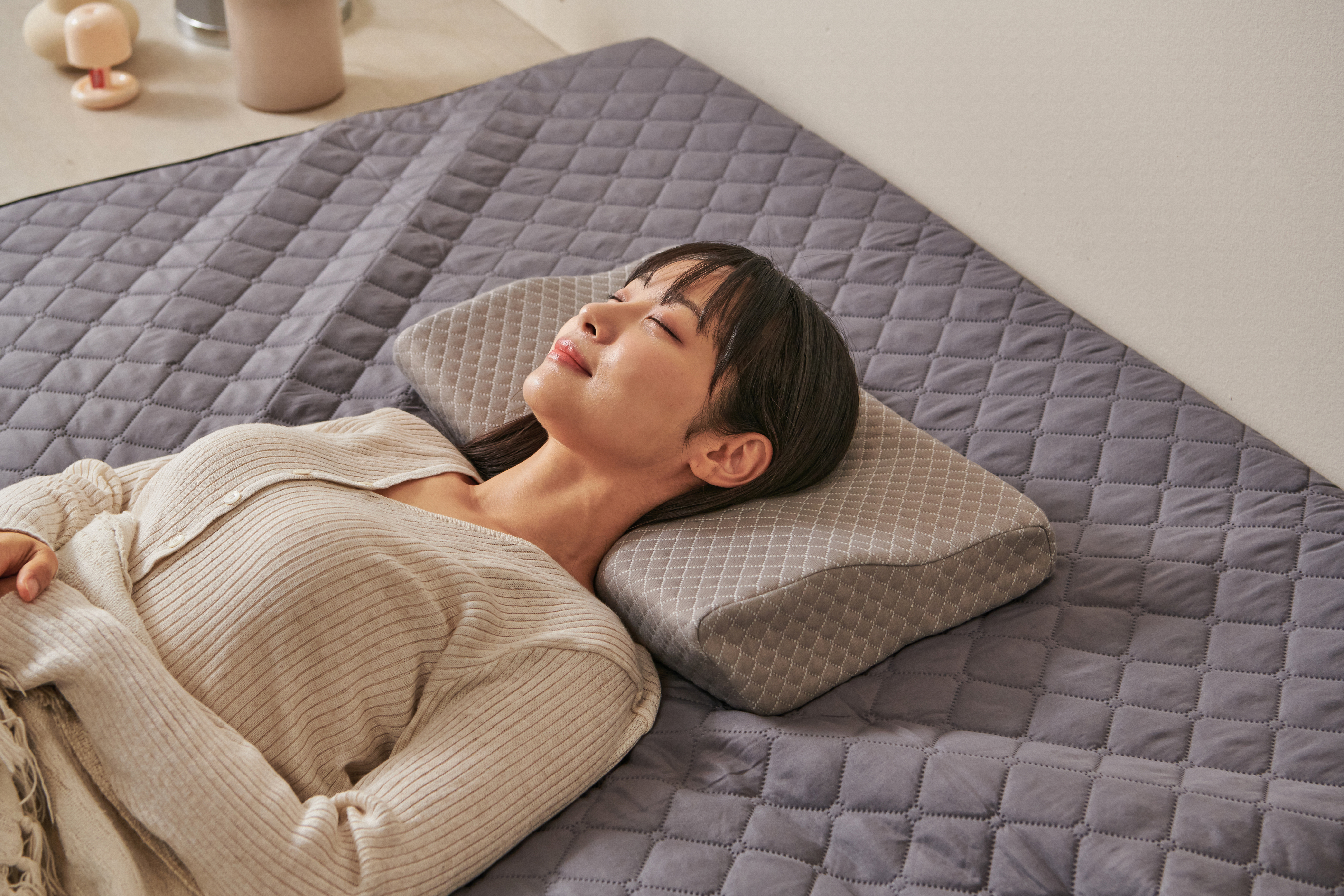 라누베 C커브 목편한베개 푹신한 낮은 일자목 기능성 꿀잠 베개