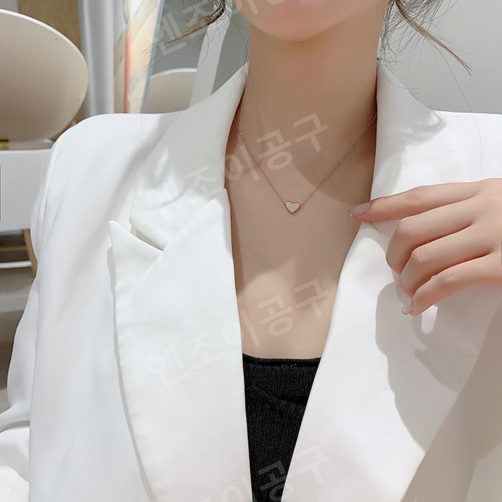 졸업 4화 정려원 서혜진 하트 목걸이 고급진 세련된 의상 옷 패션 - 상세 이미지 3