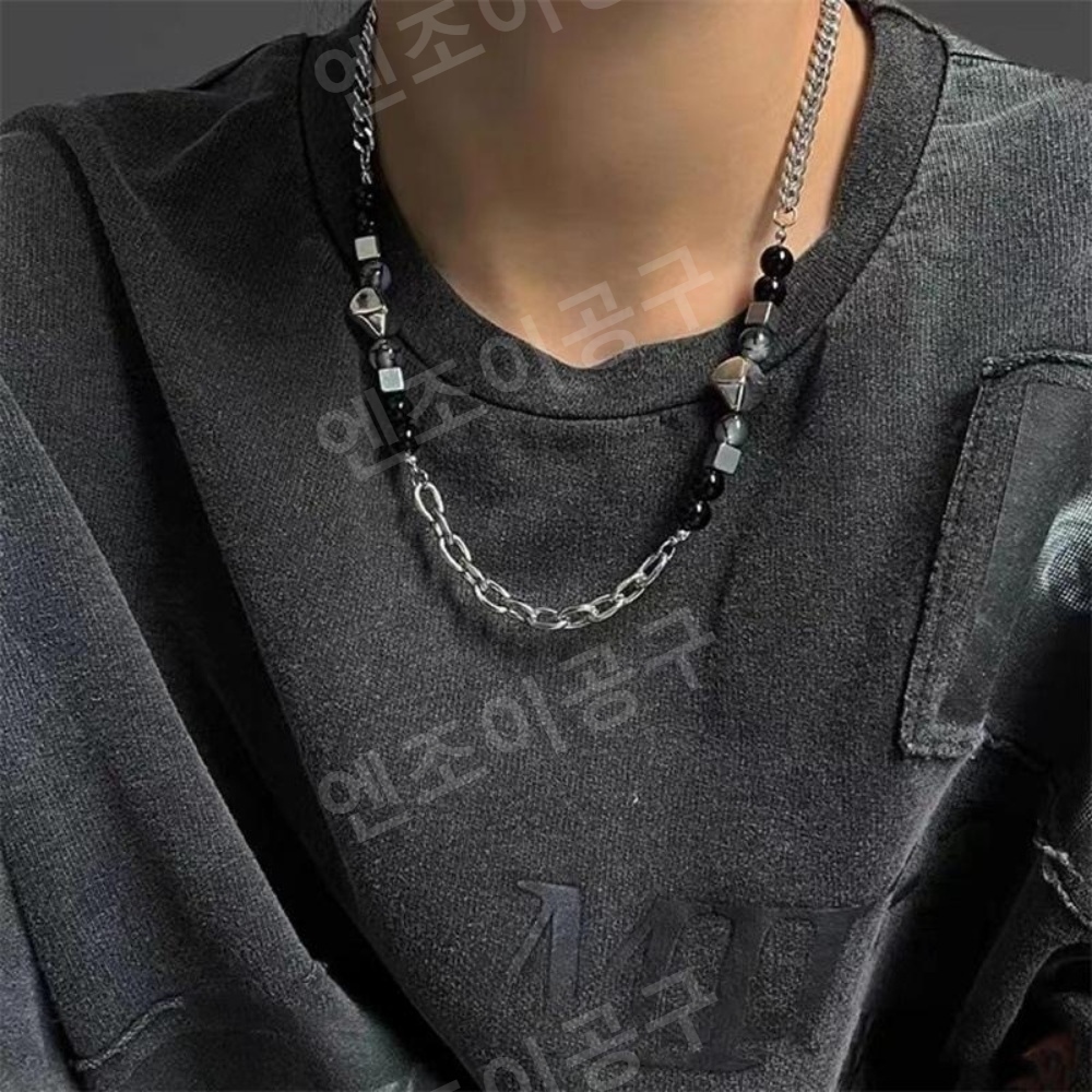 이혼숙려캠프 새로고침 김새롬 7화 목걸이 메탈 힙한 y2k 의상 옷 패션 - 메인 이미지