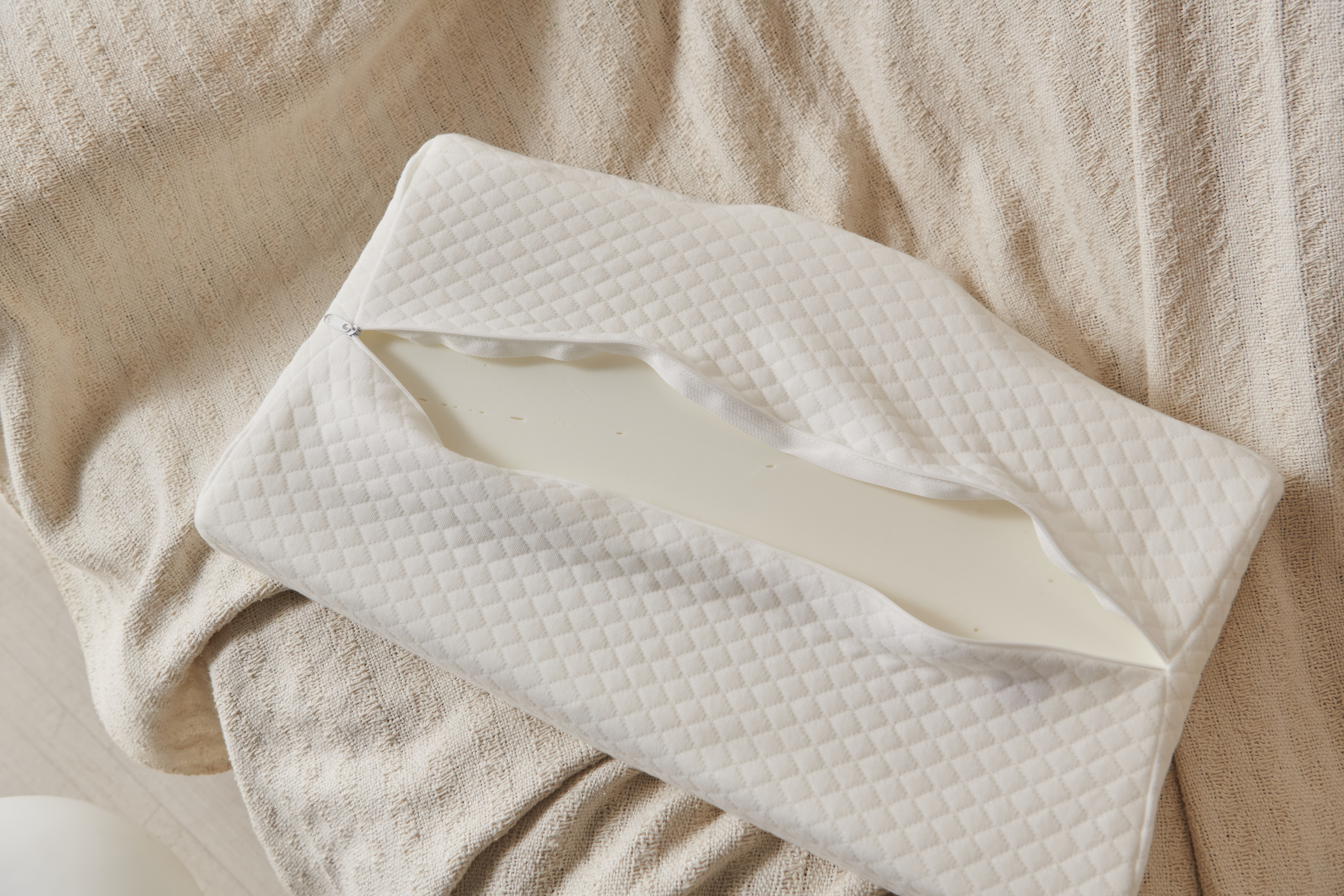 라누베 C커브 목편한베개 푹신한 낮은 일자목 기능성 꿀잠 베개