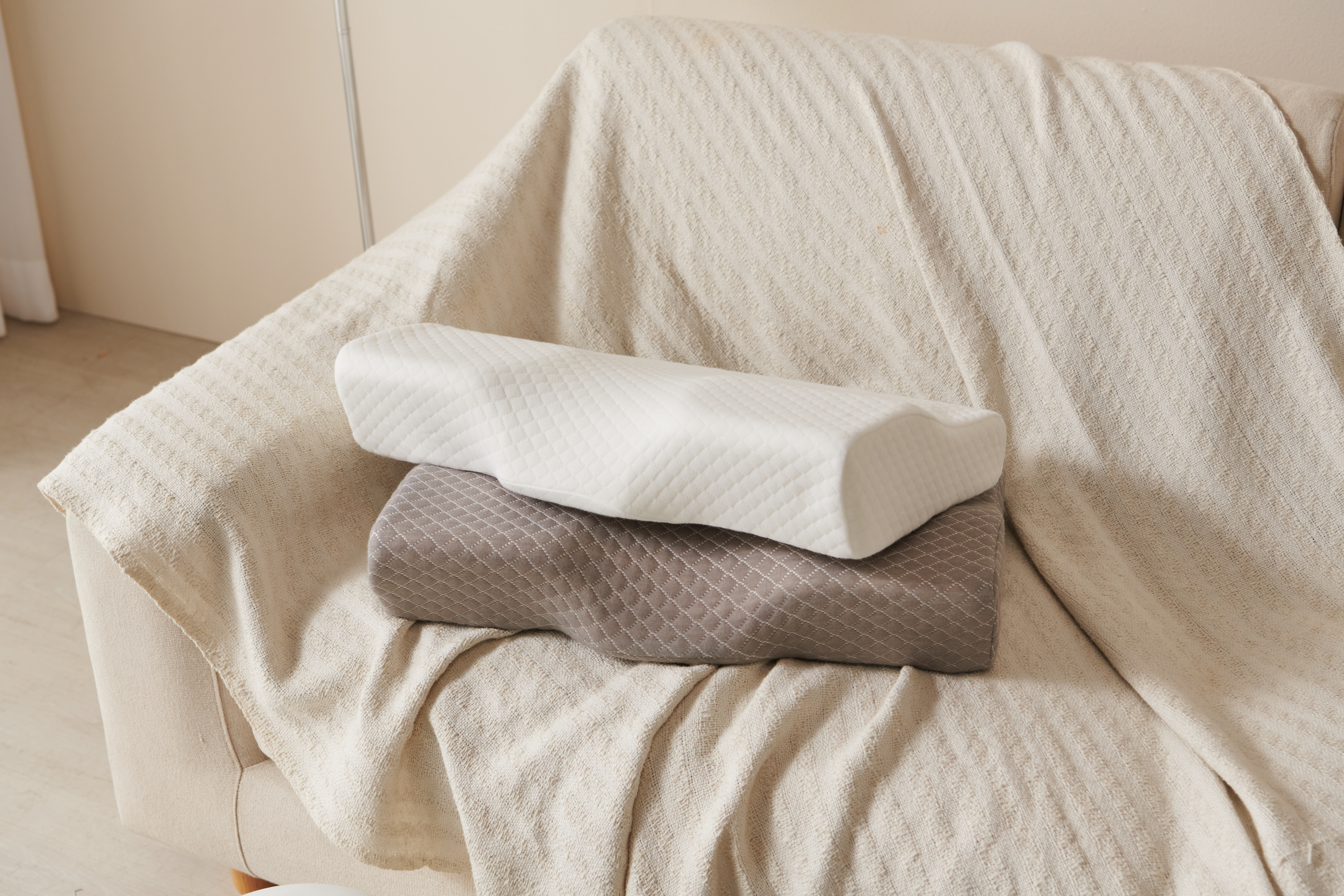 라누베 C커브 목편한베개 푹신한 낮은 일자목 기능성 꿀잠 베개