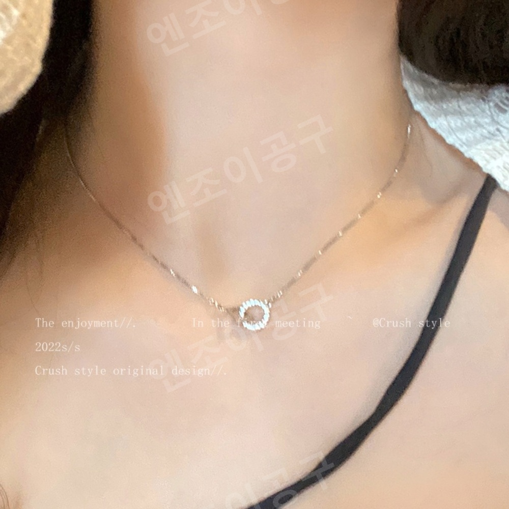 히어로는 아닙니다만 6화 천우희 도다해 목걸이 우아한 로맨틱 의상 옷 패션 - 메인 이미지