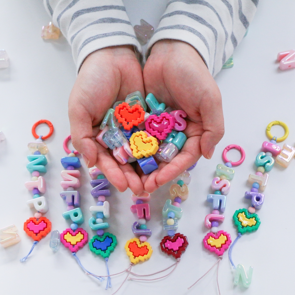 DIY 비즈 키링 만들기 MBTI 이니셜 세트 에어팟 가방 열쇠 고리 자동차 키 알파벳 - 상품 이미지