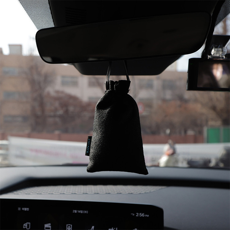 [2개입] 불스원 블랙홀 자동차 담배냄새 제거 다용도 차량용 탈취제