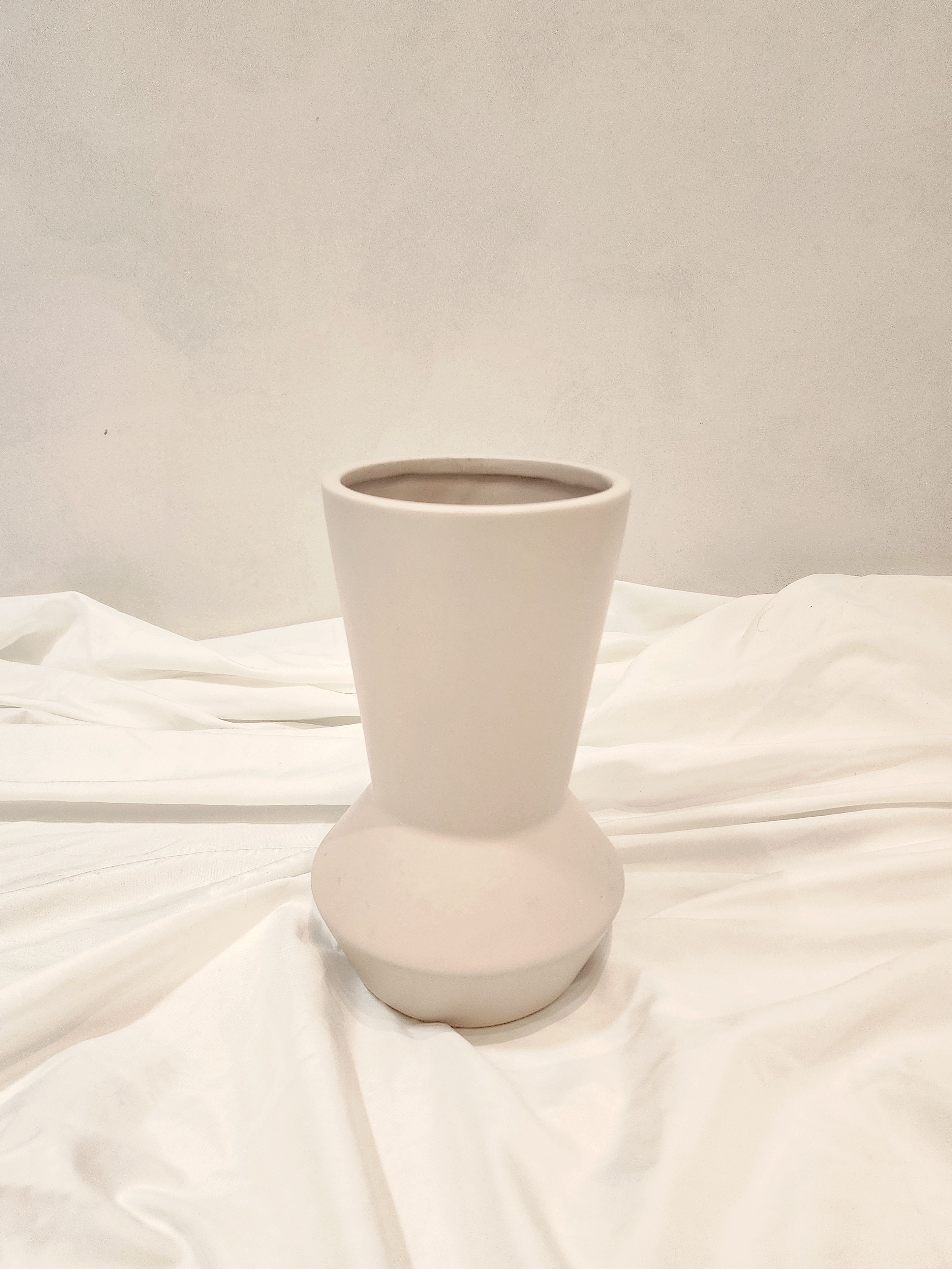재니쓰홈 뉴트럴 샌드 화병 오브제 디자인 도자기 베이지 세라믹 꽃병 인테리어 집들이선물 - 상세 이미지 4