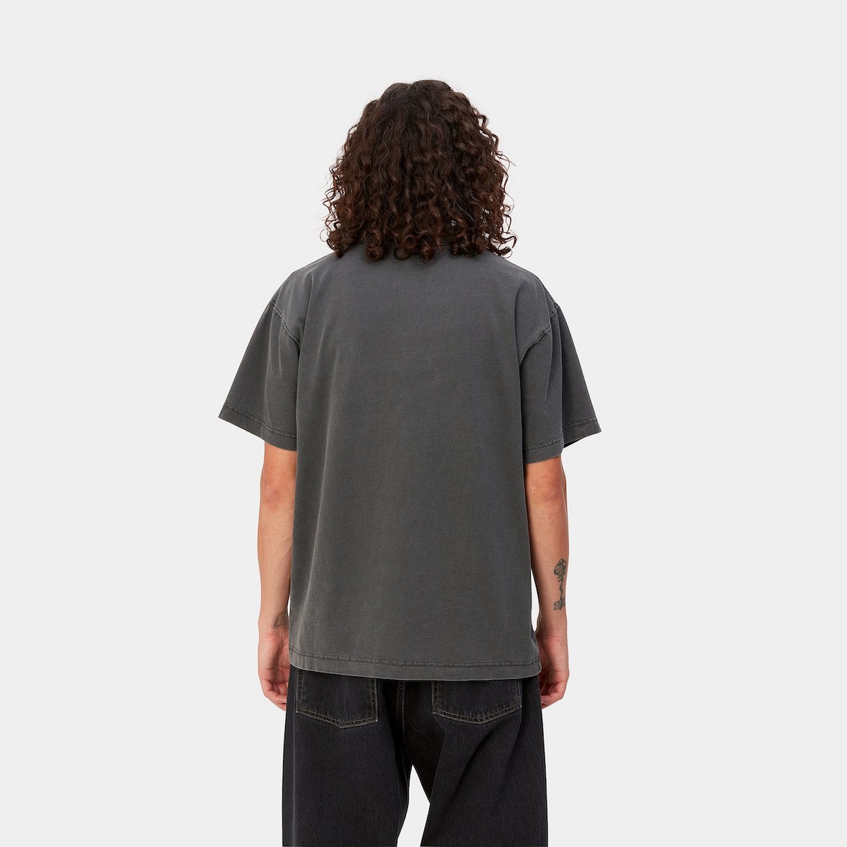 칼하트 WIP S/S NELSON 넬슨 남성 반팔 로고 포인트 티셔츠 차콜 - 상세 이미지 4