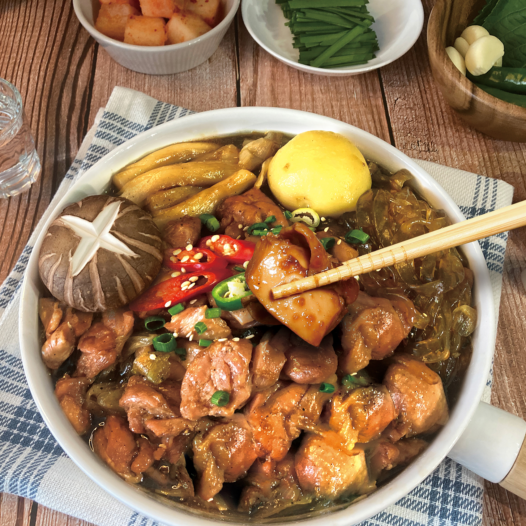 밥앤고 순살 안동 간장 찜닭 밀키트 1,005g 국내산 닭다리살 캠핑 요리 추천 아이 반찬 - 상세 이미지 3