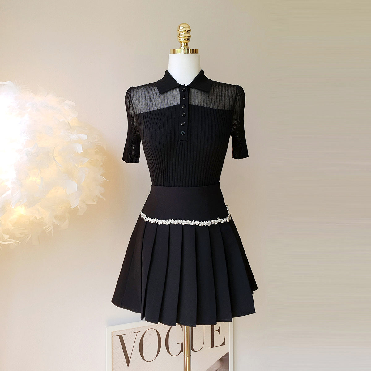 [수입] 트리밍 큐빅 보석 플리츠 미니스커트 (블랙)