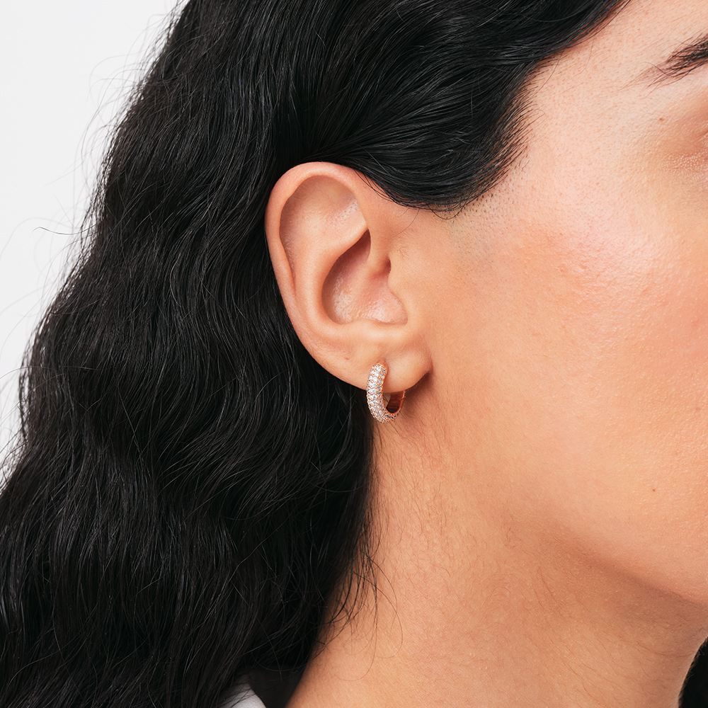 다니엘 웰링턴 PAVE CRYSTAL EARRINGS 볼드스타일 파베 패션귀걸이 - 상세 이미지 3
