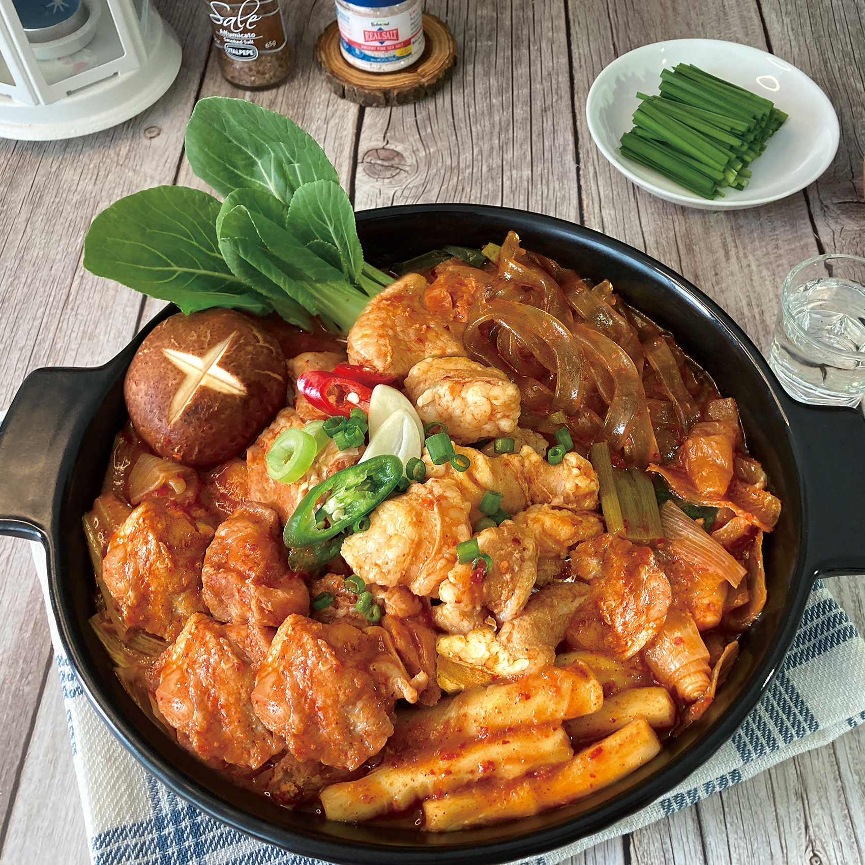 밥앤고 한우 곱도리탕 밀키트 1130g 한우곱창 국내산 닭다리살 : 밥앤고