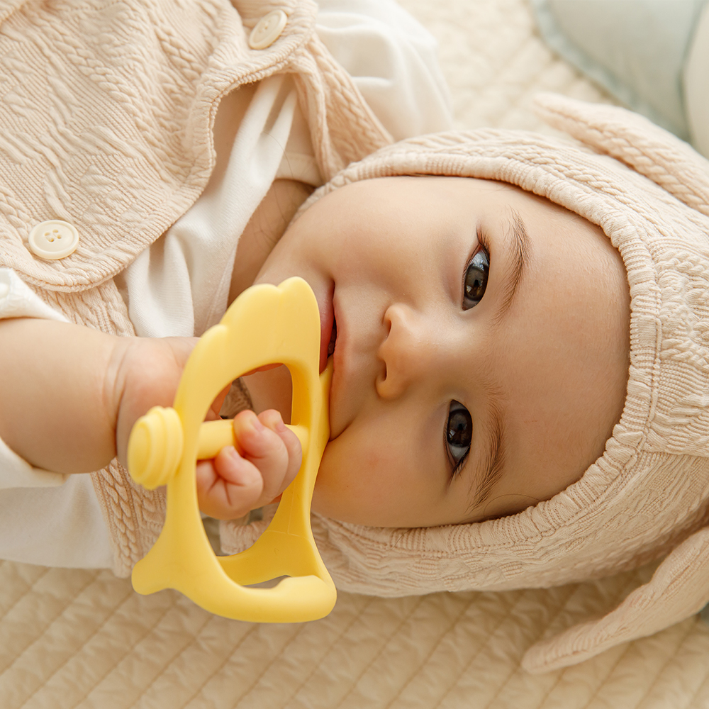 [N배송] 라라앤모어 이앓이 실리콘 엄지척 아기 신생아 손목치발기 보관 케이스포함