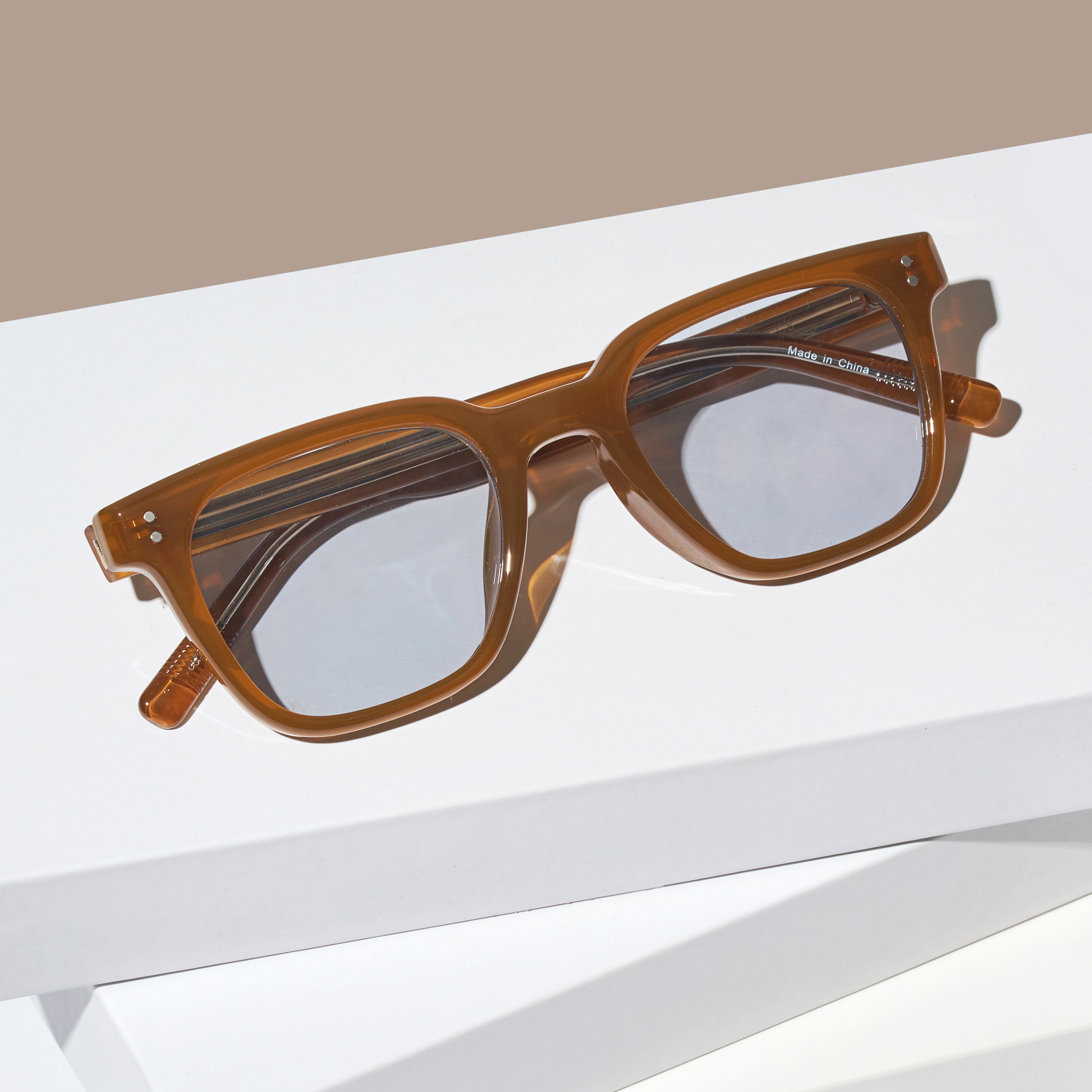 자외선차단 사각 패션 뿔테 커플 틴트 선글라스 UV400nm