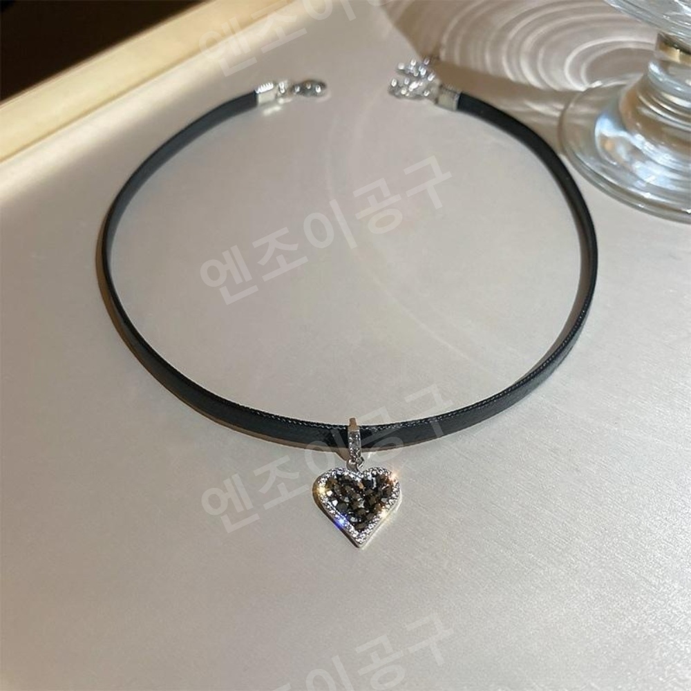 런닝맨 705회 아이브 레이 초커 목걸이 화려한 힙한 의상 옷 패션 - 상품 이미지