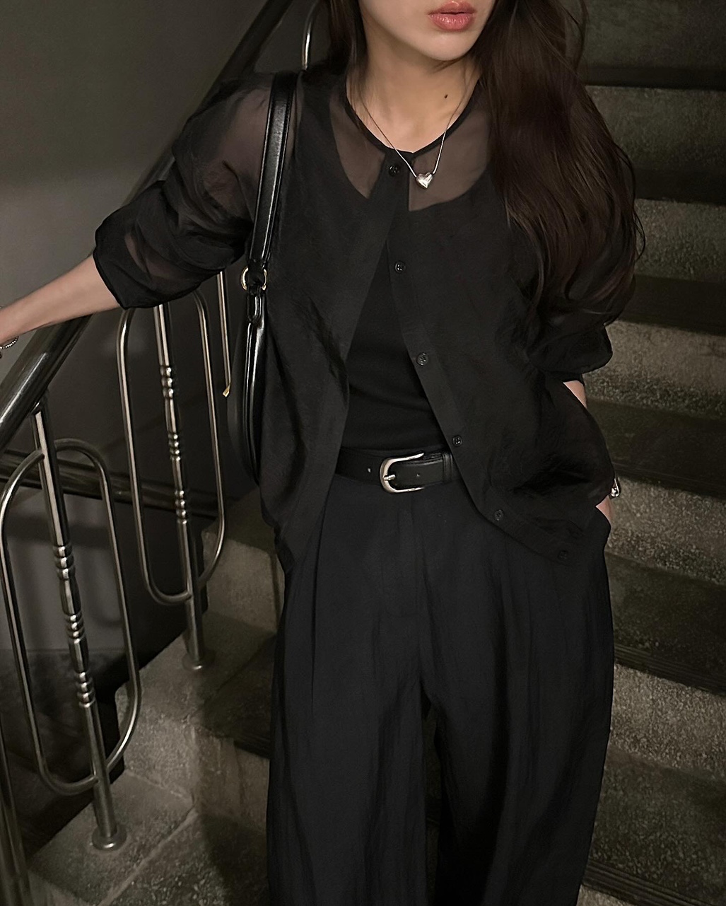포팅 여름 얇은 시스루 라운드 노카라 밴딩 블라우스 이미지 3