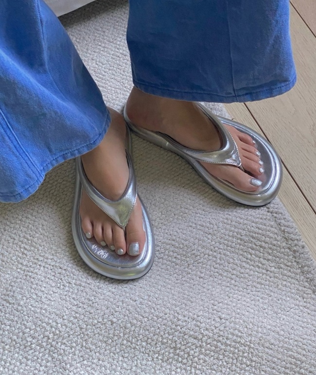 미들 통굽 쫀쫀 폭신 소프트 쿠션 쪼리 슬리퍼 샌들