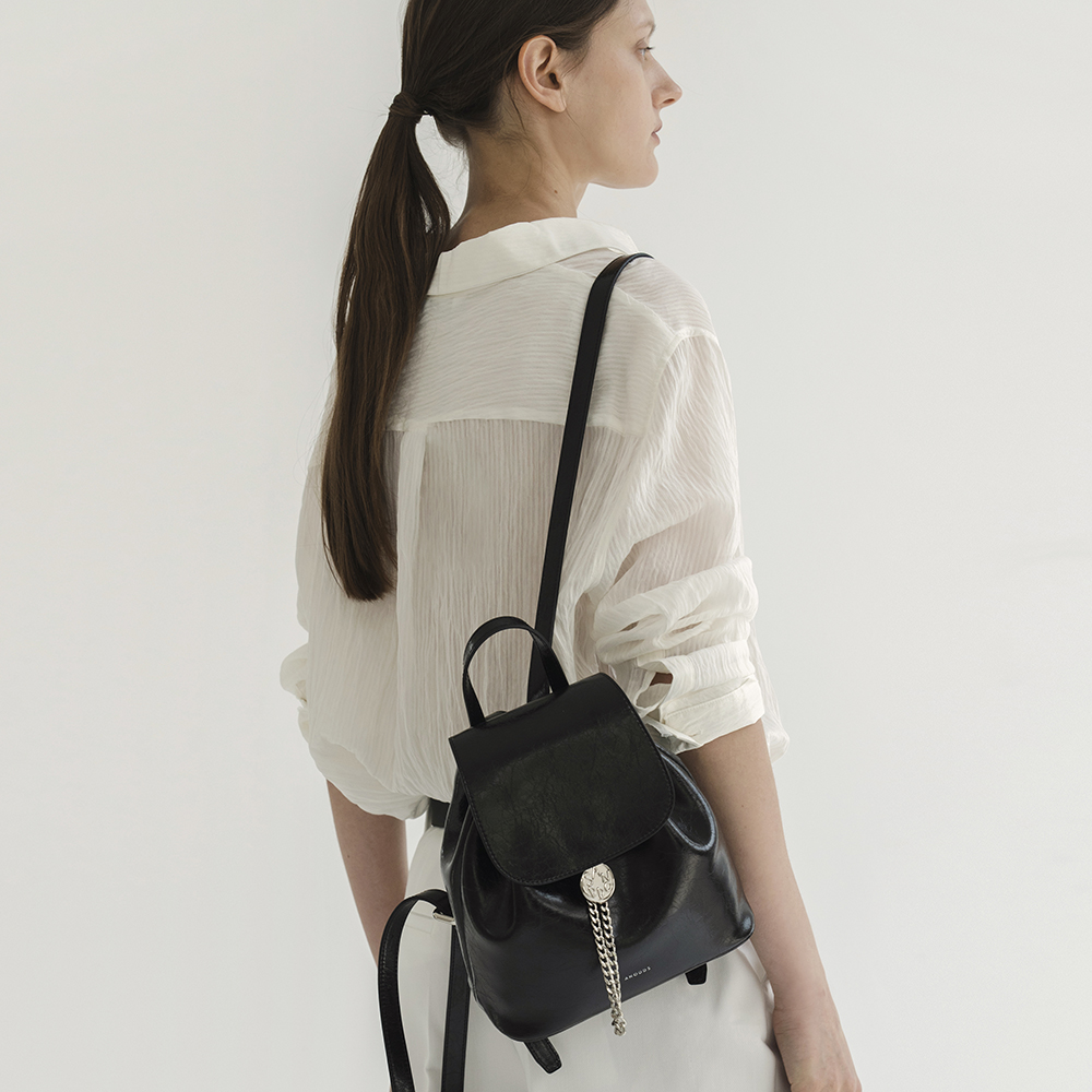 [앤오즈] 티위 체인 드로스트링 레더 백팩 2컬러