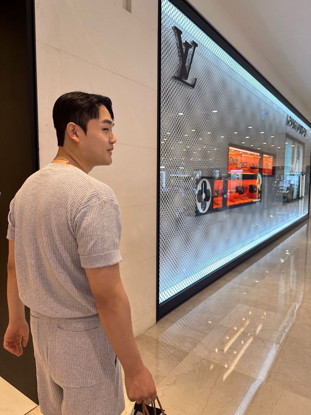 31214734610276361_1800418120