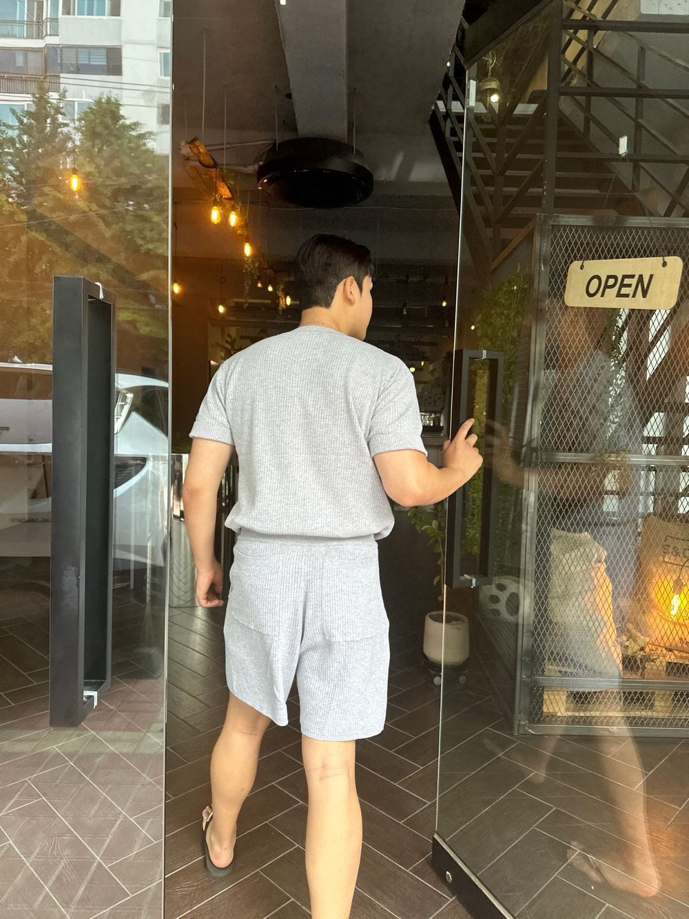 10837497703162532_796640672