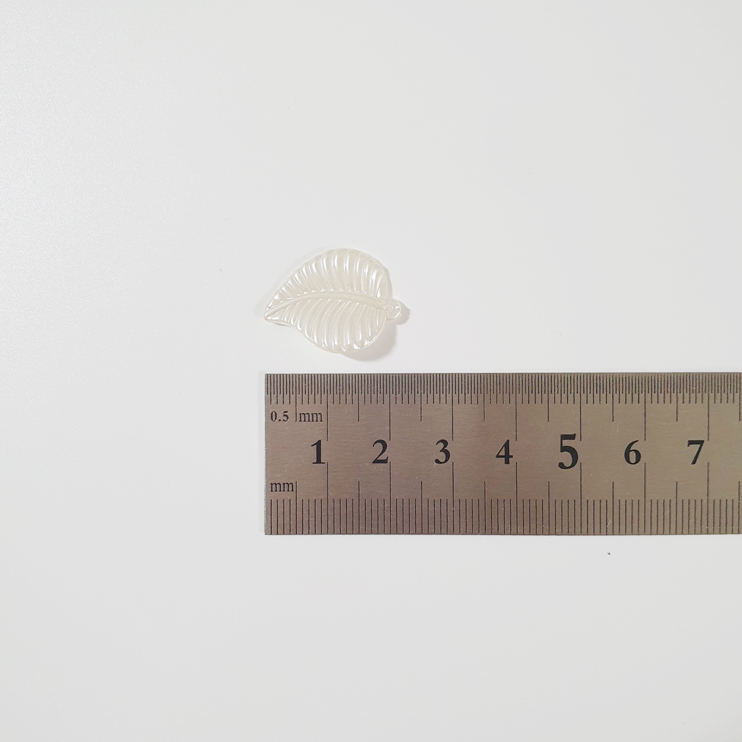 화이트 나뭇잎 파츠 (고리있음) - 잎사귀 키링 귀걸이 스트랩 만들기 diy 부자재 - 상품 이미지