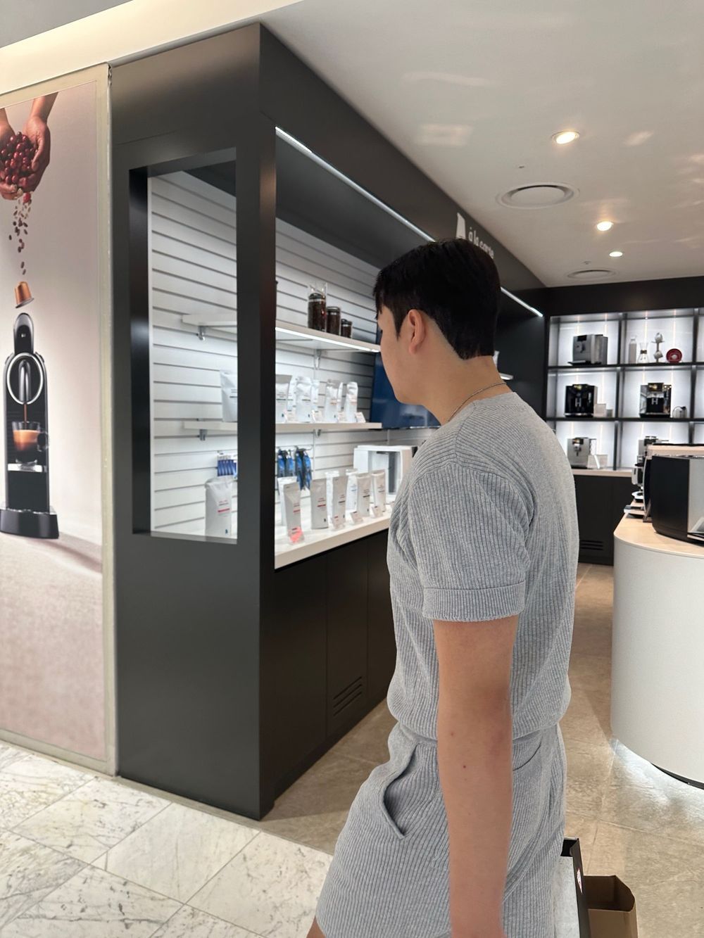 1351088324702880_242795756