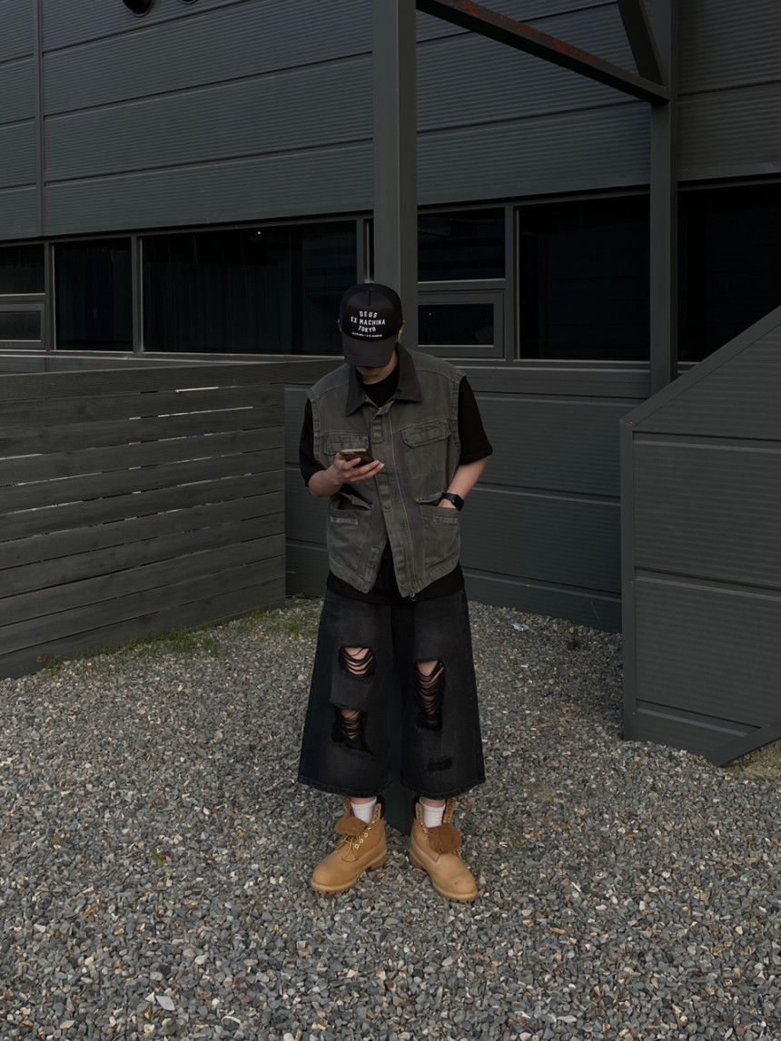 C2802766-A9E7-4165-9B3C-580A43DC2831