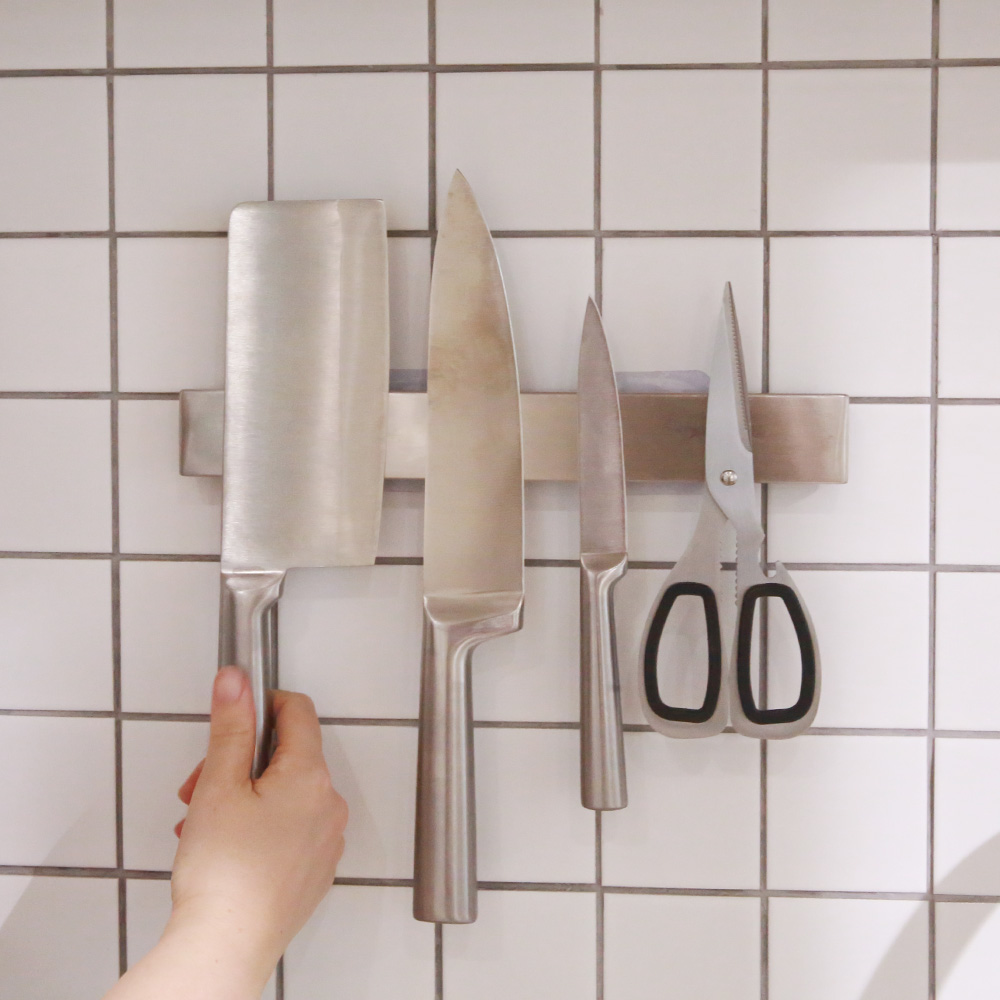 이놀 자석 칼걸이 칼 거치대 꽂이 주방 마그네틱 칼블럭 부착형 정리 보관함 칼집 - 메인 이미지