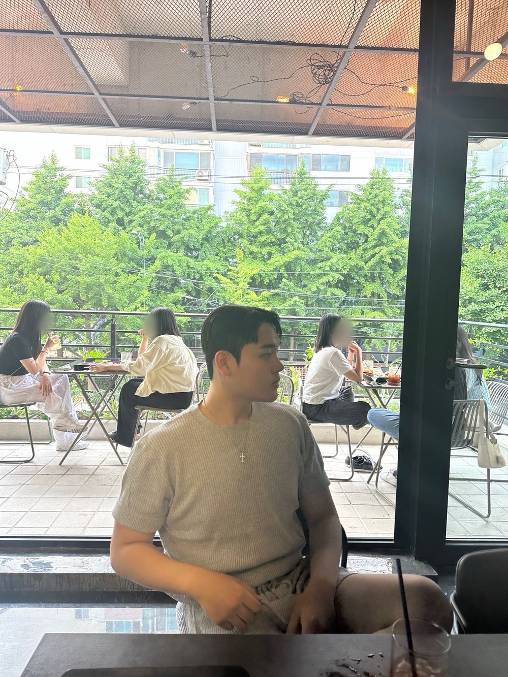 10837463409152193_598762972