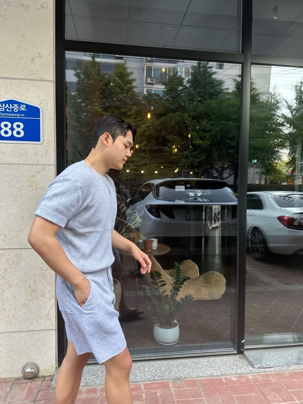 2973675580627032_2058673363