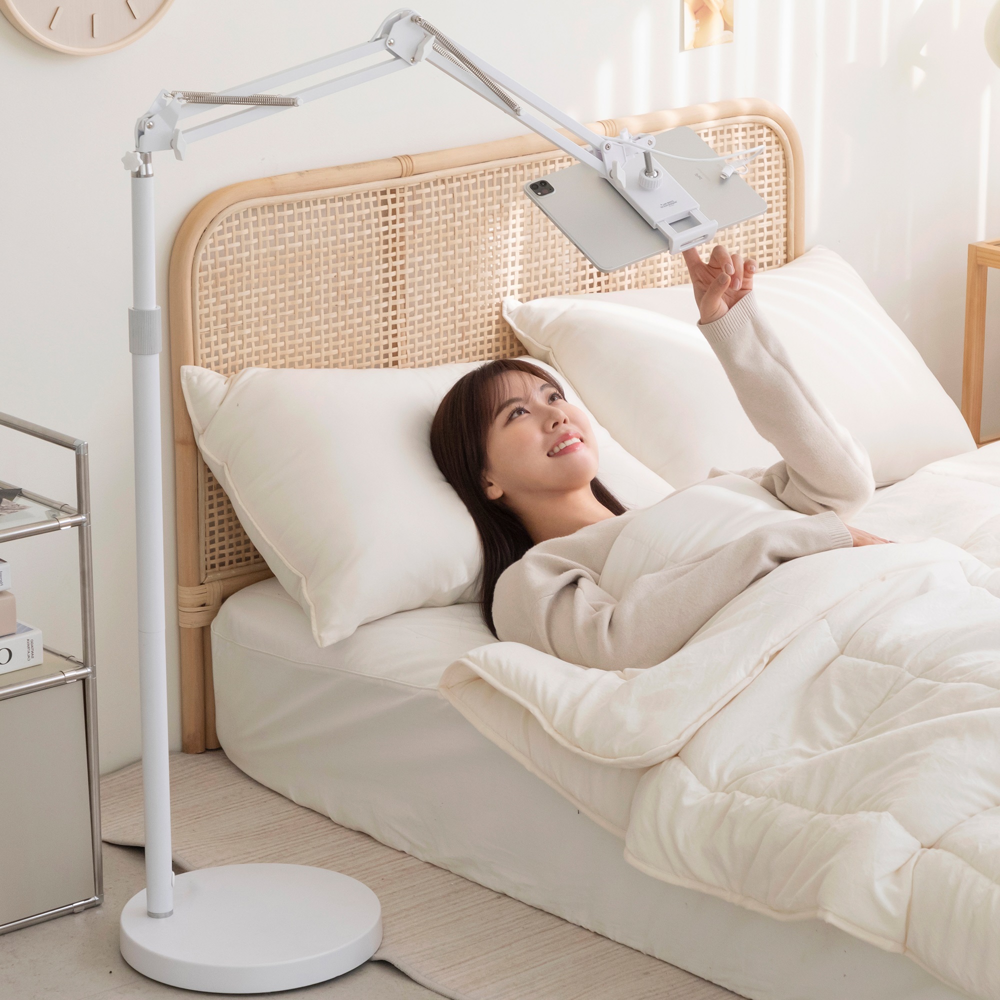 [4세대초고속충전] 태블릿거치대 아이패드거치대 침대 갤럭시탭 패드