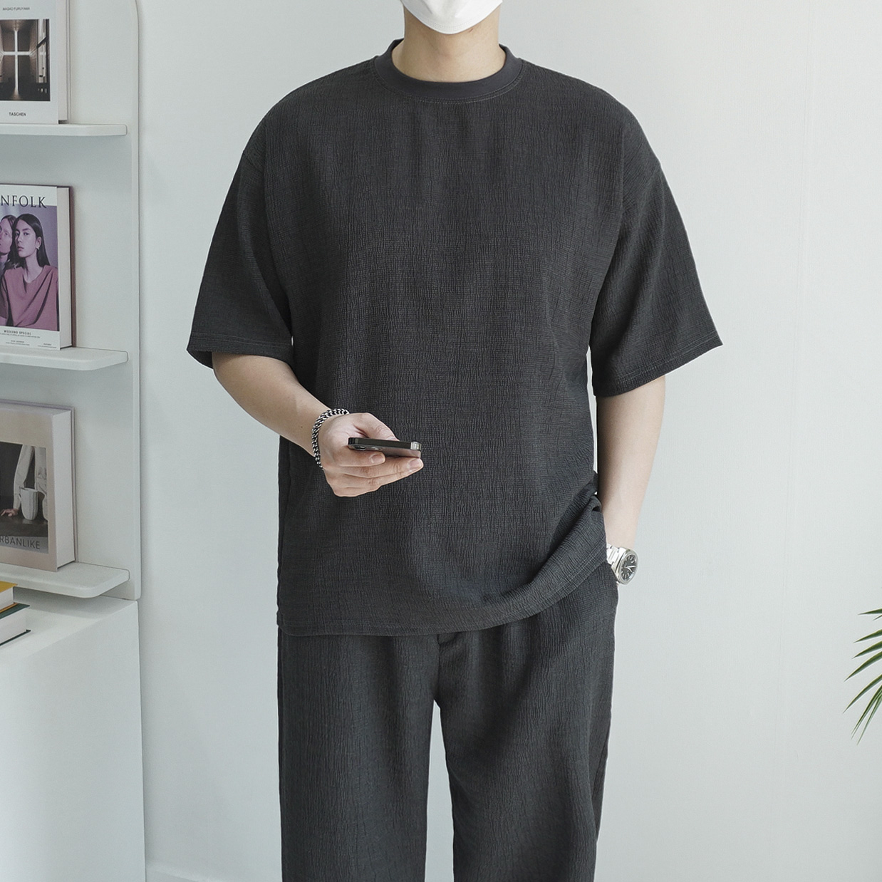 남자 시어서커 텍스쳐 오버핏 반팔티셔츠 2color - 상품 이미지