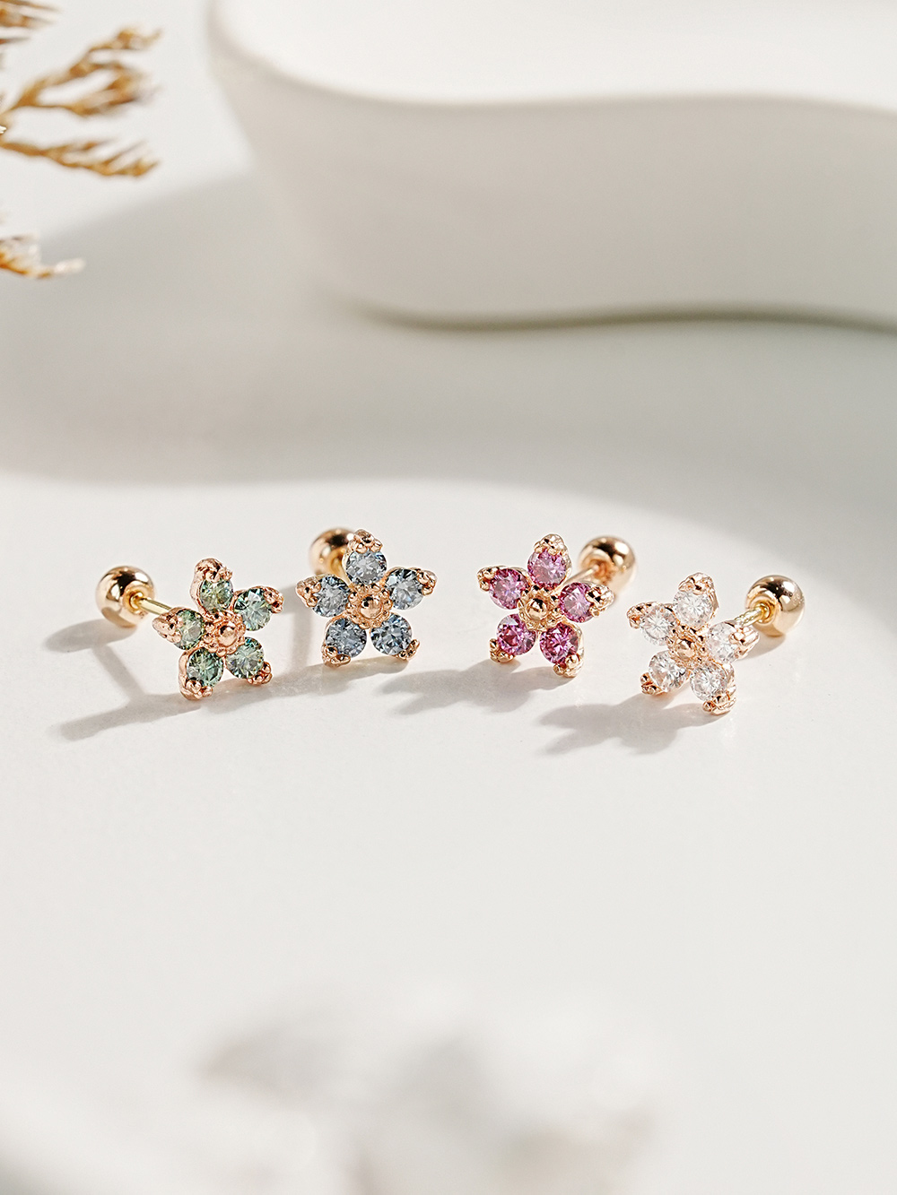 14K 모이사나이트 다이아 버베나 플라워 피어싱 귀걸이 - 상세 이미지 3
