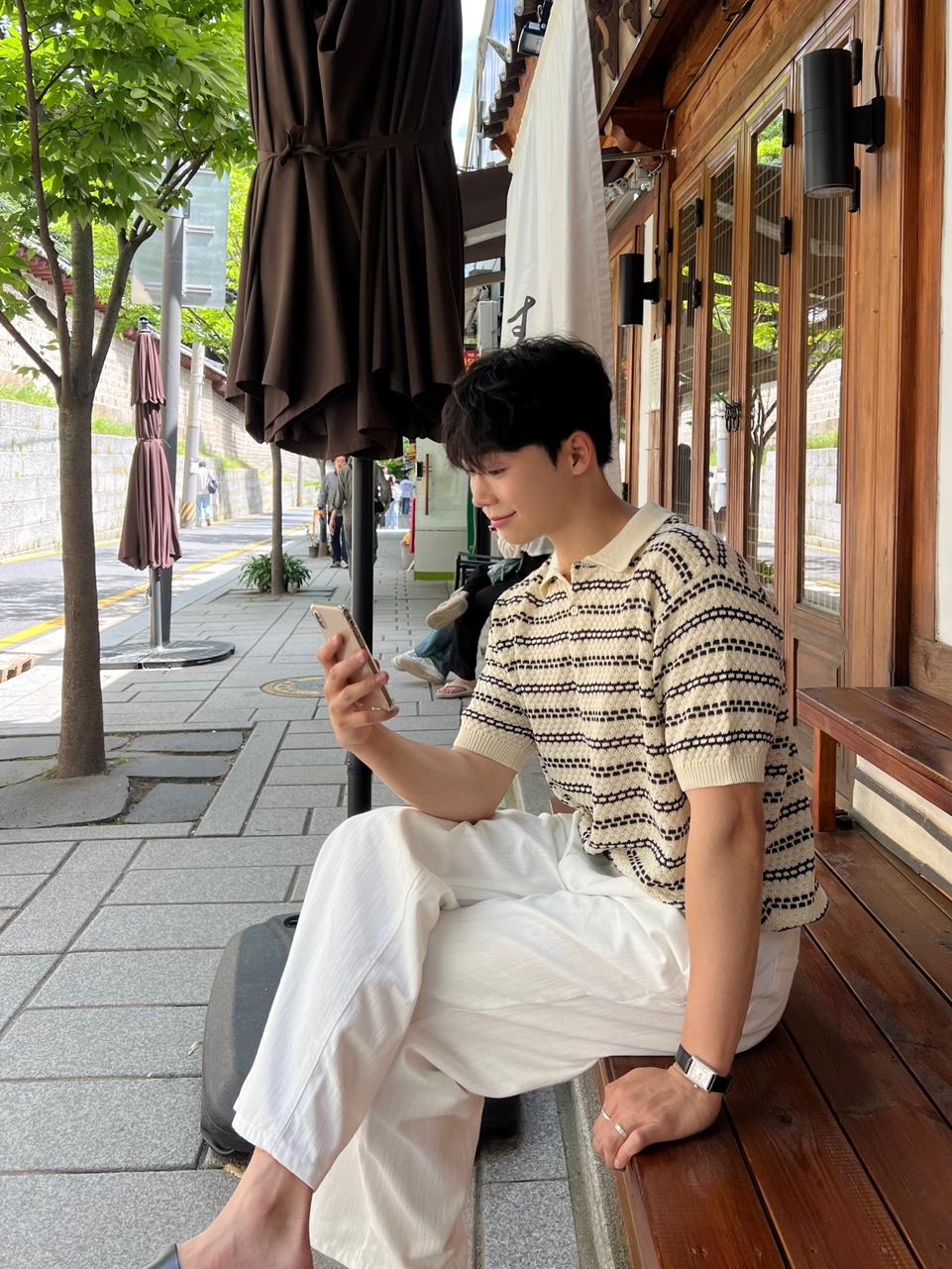 AA8B4FB6-E71B-4AE1-BEA8-34A93D6C78CB