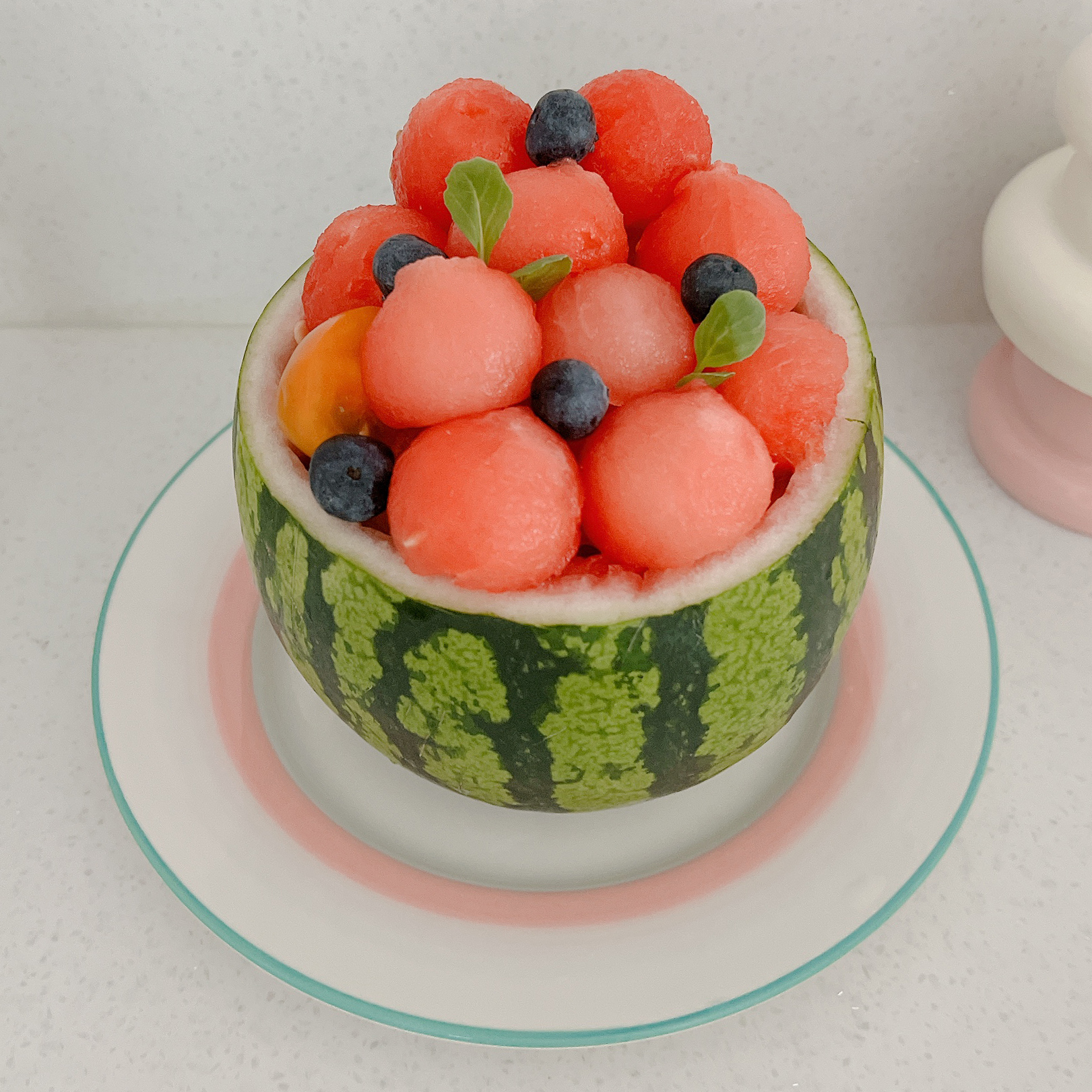 예쁜 디저트 플레이팅 파스타 수박 접시 앞 그릇