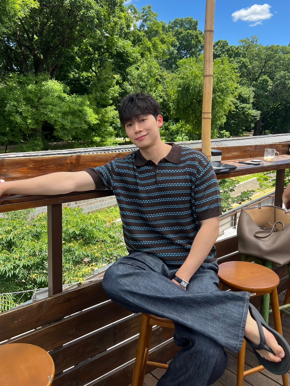 5CA3B39E-FF49-49F2-BCEE-96F84078E30D