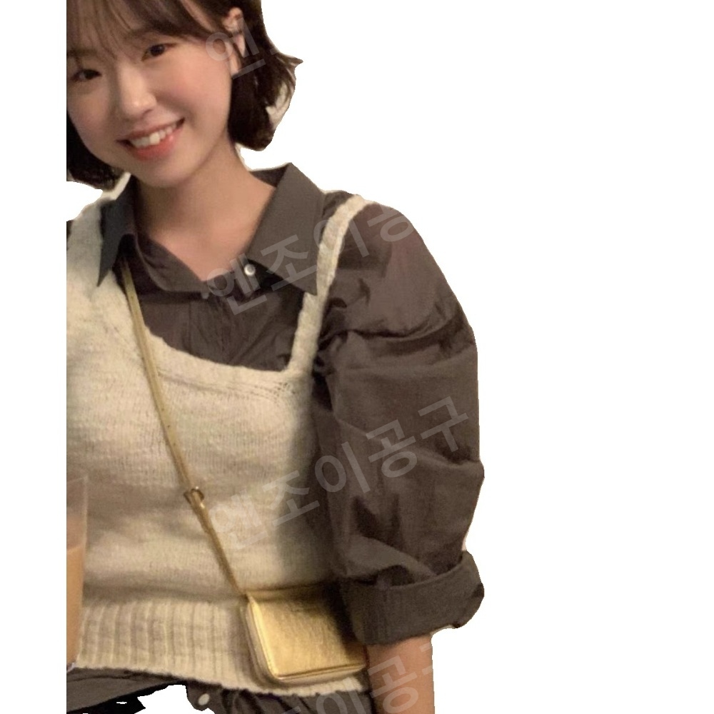 엄마 단둘이 여행갈래 1화 효리 실버 크로스백 가방 귀여운 힙한 의상 옷 패션 - 상세 이미지 5