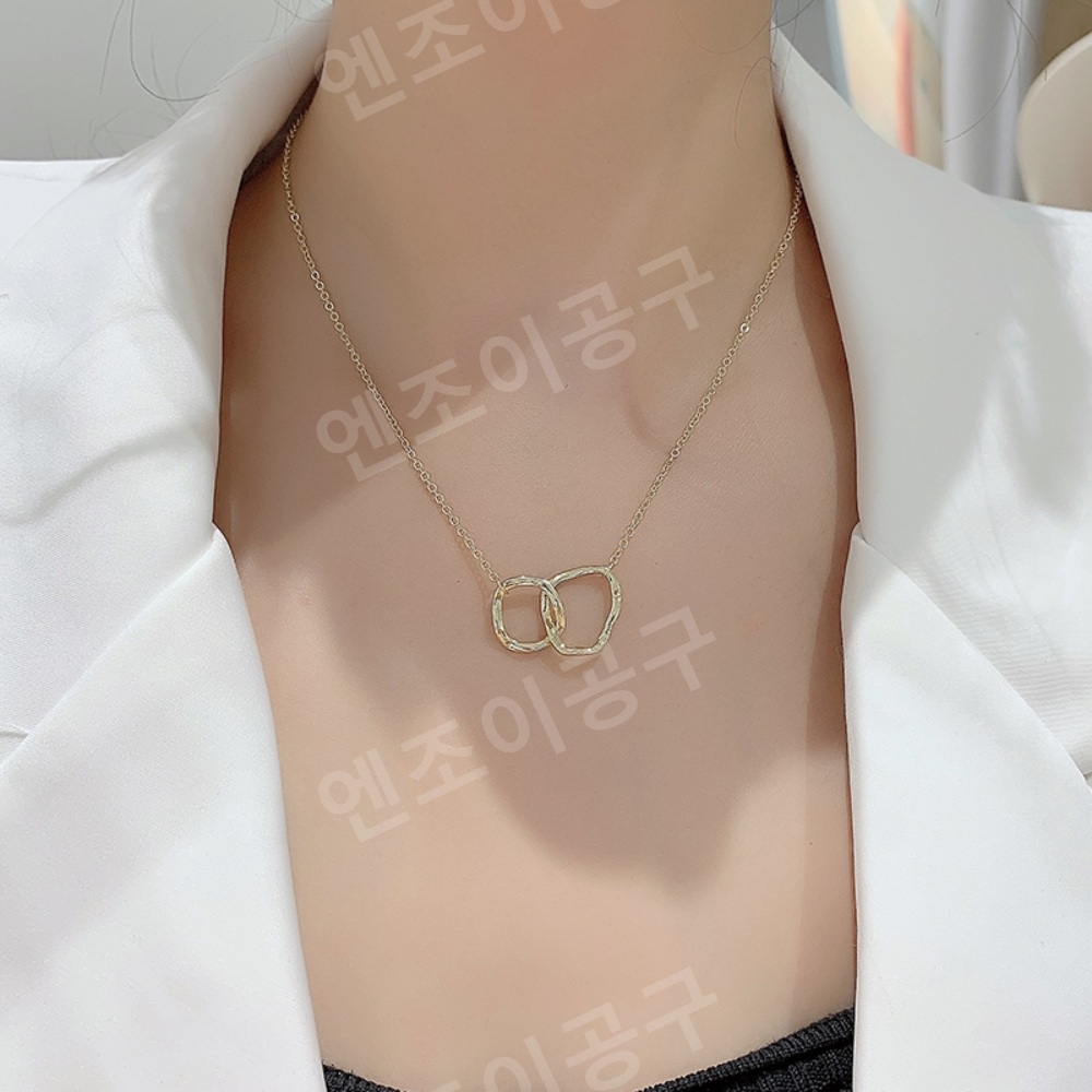 우아한 인생 6화 소유 더블링 목걸이 세련된 큐빅 의상 옷 패션 - 메인 이미지