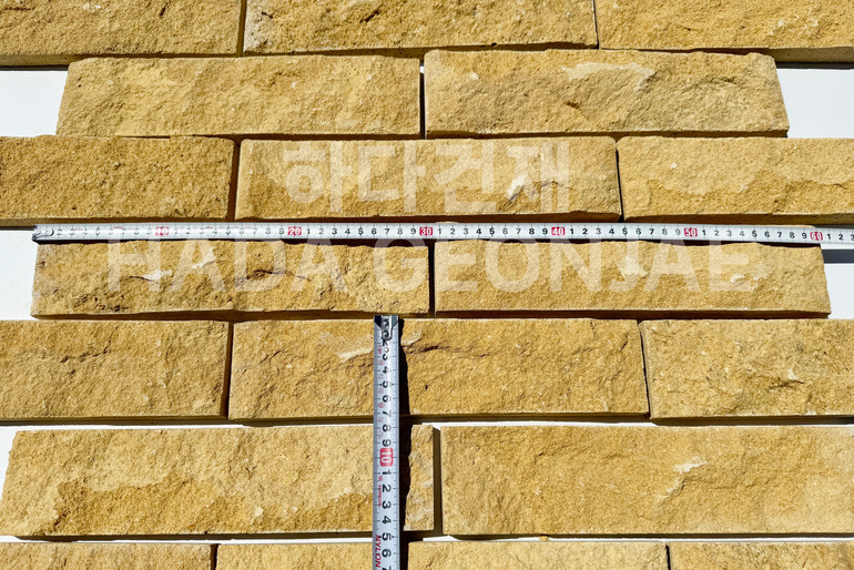 라임스톤 300x70x25T 혹두기스톤 옐로우 / 하다건재 천연석타일