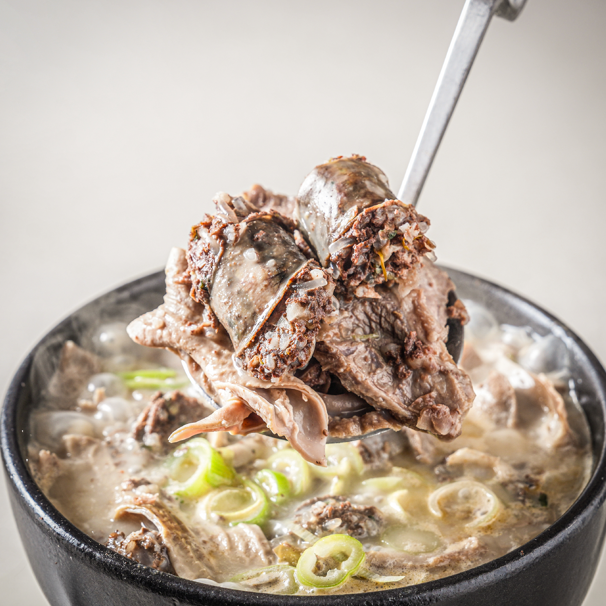 무봉리 토종 순대국 785g 다대기 들깨가루 포함 전통 순댓국 4개 - 상세 이미지 3