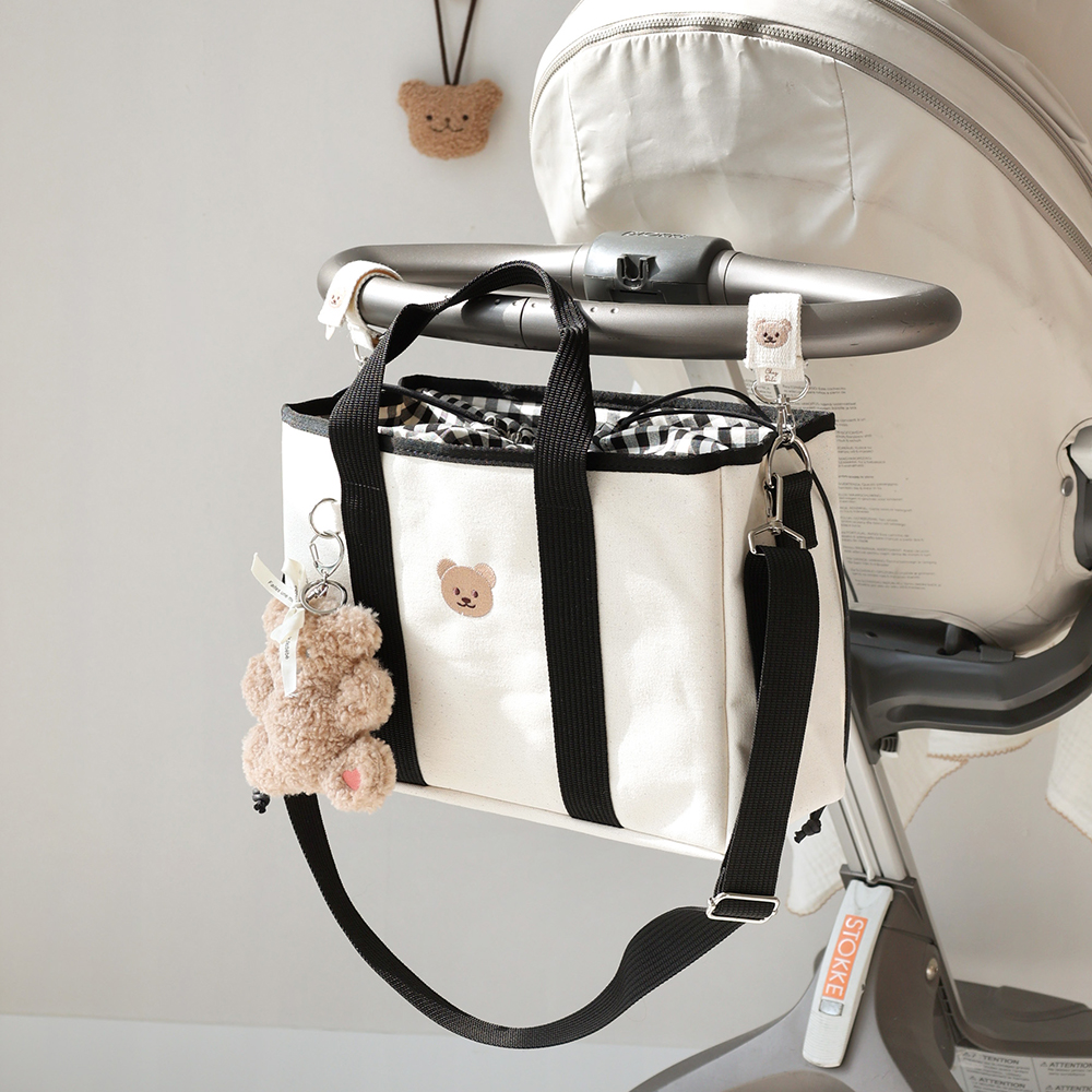 쉐베베 캔버스 곰 자수 국민 기저귀가방 사각 덥개형 숄더백 마켓백