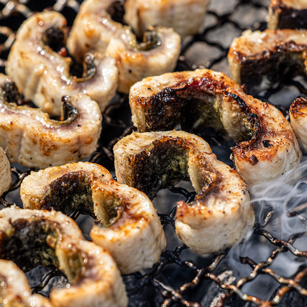 하루 두 번 한방사료 먹여 두툼한 천하장사 민물장어 600g (손질 전 1kg) 풀세트