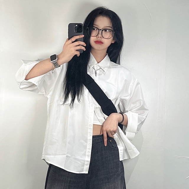 여성 오버핏 긴팔 셔츠 2color 포켓 흰색 화이트 스카이블루 소라 데일리 블라우스 - 상품 이미지