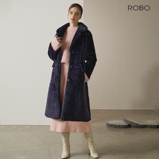 로보 롱 무스탕 착용 이미지