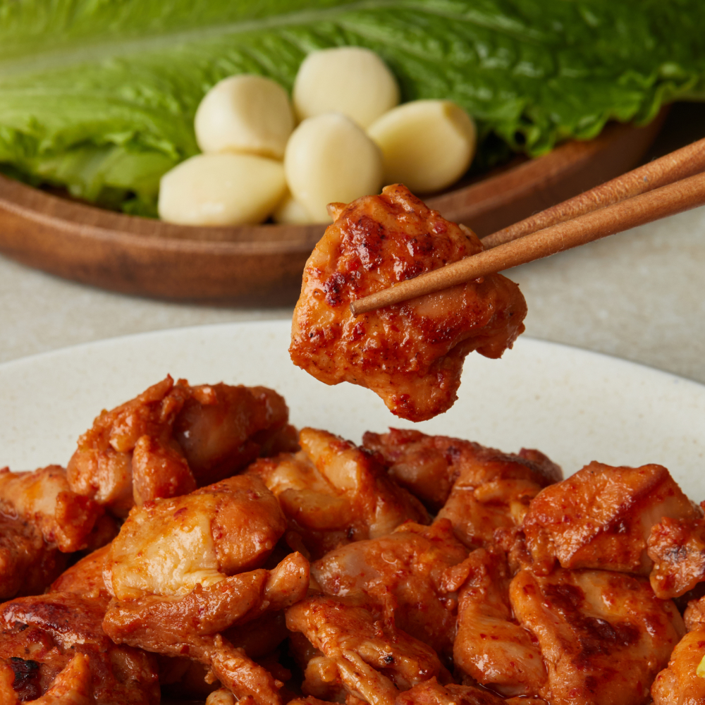 [본사직영] 자연누리 매콤달콤 촉촉한 양념 닭다리살 닭갈비 냉동 300g