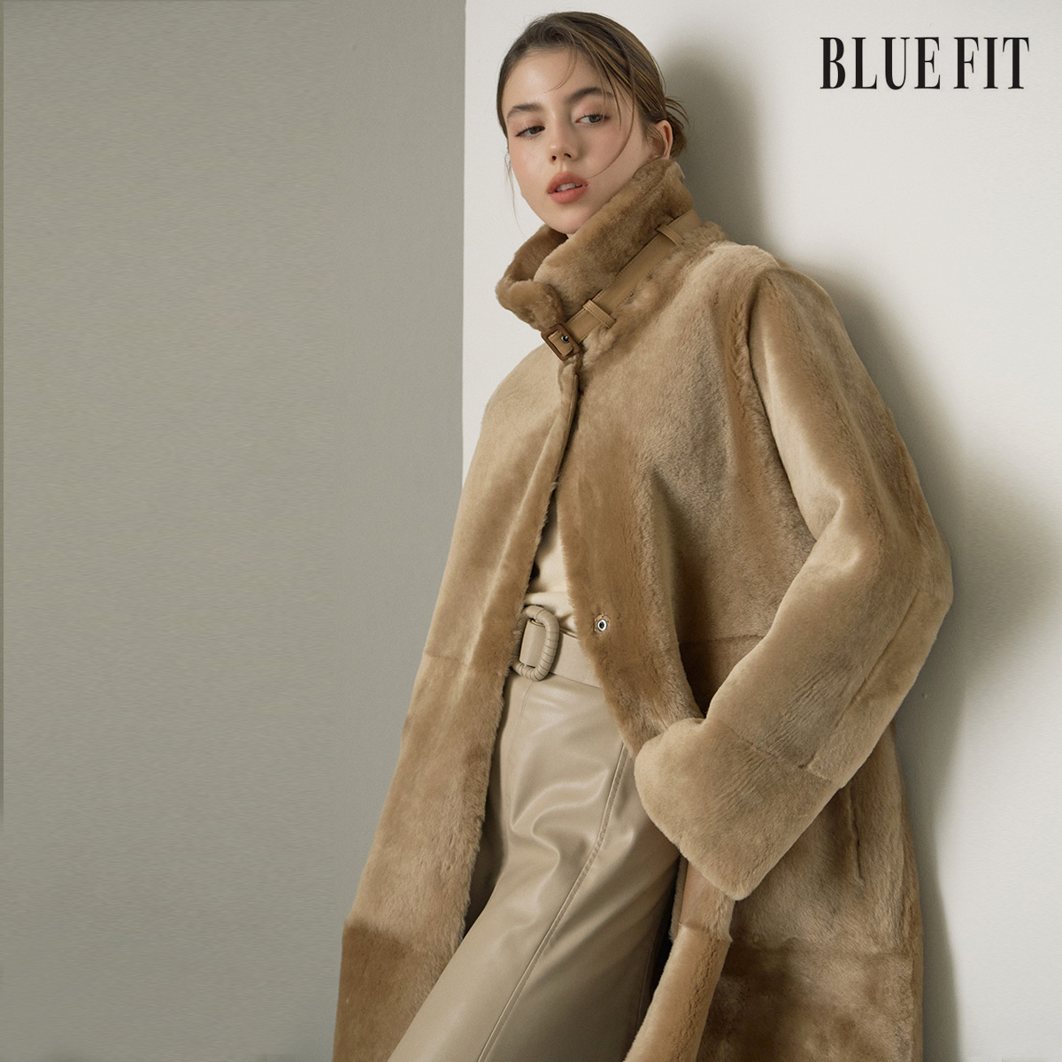 [로보] 스페인 리버시블 넥벨트 무스탕 코트 SSC23C097