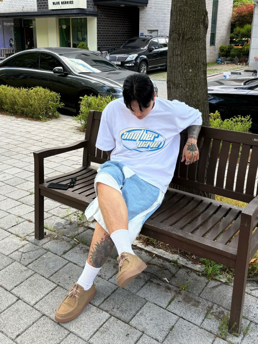 B5CD4FEC-4A06-4D11-BB27-2E02E8A94C77